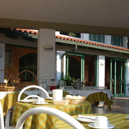 Hotel Marelba Cavo